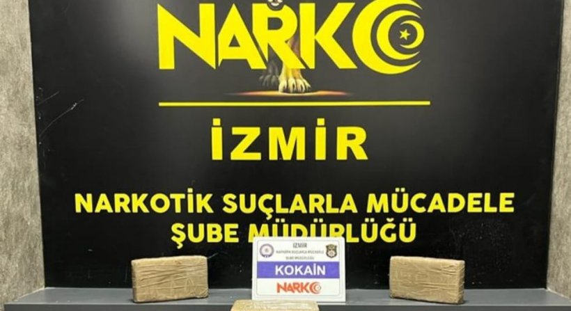 İzmir polisinden uyuşturucu tacirlerine kokain operasyonu!