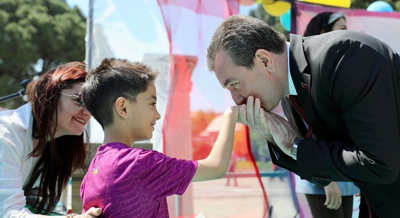 Bergama 23 Nisan'ı coşku ile kutladı