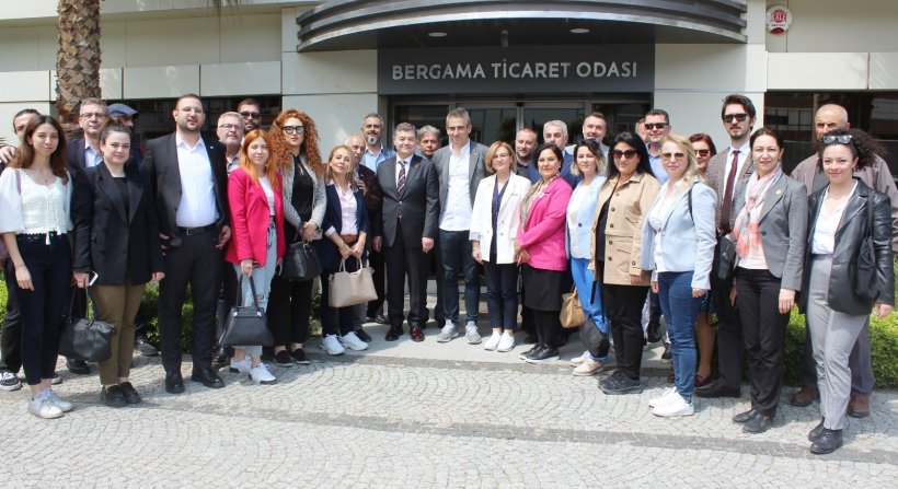 İYİ PARTİ İZMİR MİLLETVEKİLİ ADAYLARI BERTO'YU ZİYARET ETTİ