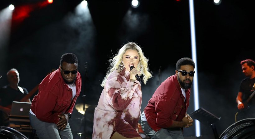 Bergama Festivali'ne Hadise damgasını vurdu