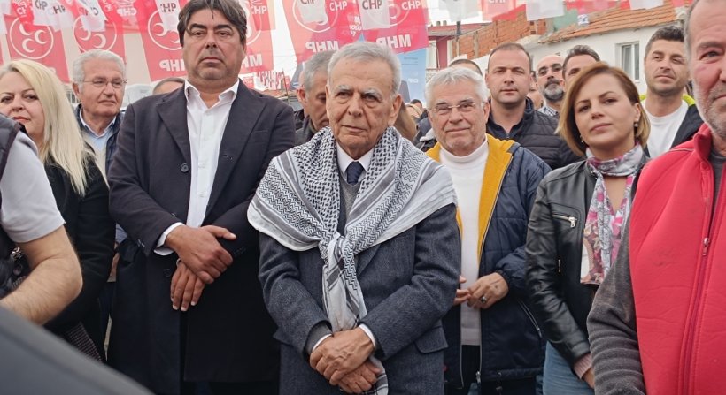 AZİZ KOCAOĞLU 5 YIL SONRA FOÇADA MEYDANLARA İNDİ