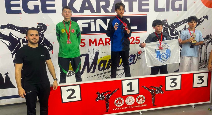 Aliağa'nın Genç Sporcuları Madalyalarıyla Döndü