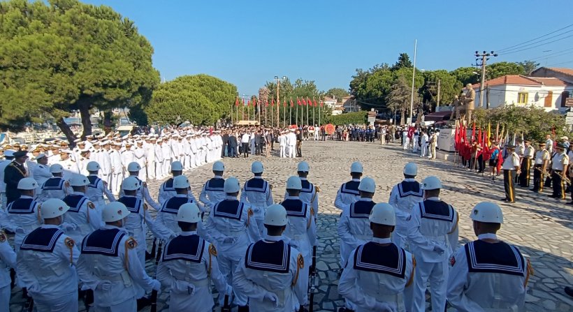 BÜYÜK ZAFERİN 103.YILI FOÇADA COŞKUYLA KUTLANDI
