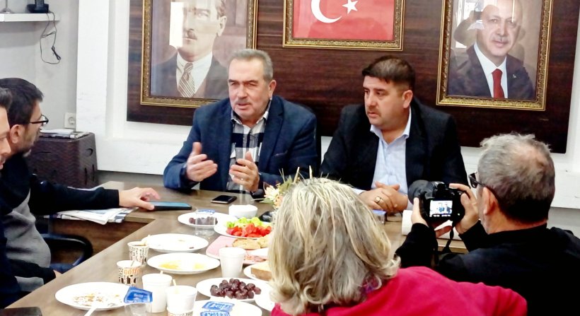 Bergama Cumhur İttifakı İlçe Başkanlarından Gazetecilere 10 Ocak Kutlaması