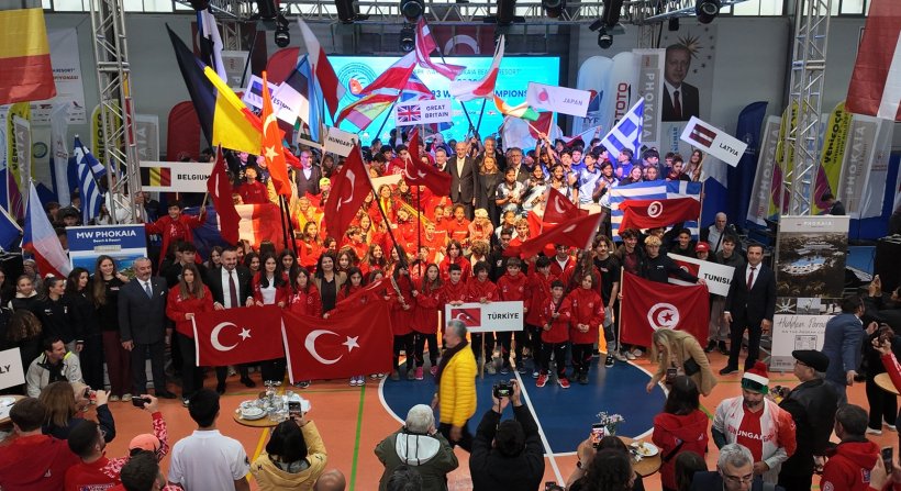 FOÇADA WİNDSURF TECHNO 293 DÜNYA ŞAMPİYONASINA MUHTEŞEM AÇILIŞ