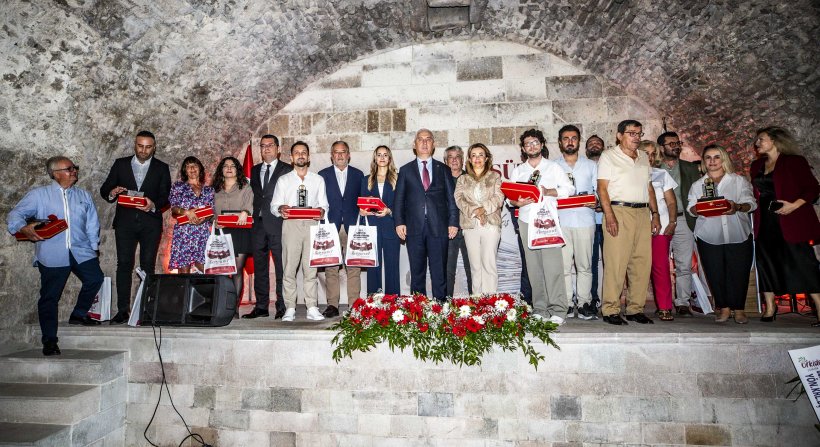 15.ŞAKİR SÜTER GAZETECİLİK YARIŞMASI'NDA ÖDÜLLER SAHİPLERİNİ BULDU